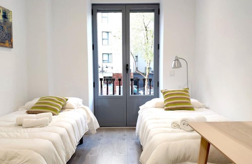 Golden Triangle of Art Apartment | MODERN APT WITH IDEAL LOCATION NEXT TO ATOCHA STATION
