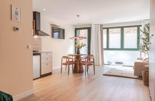Plaza de Toros-Doctores-San Lazaro Apartment | Apt Generalife – Modern, Bright & Perfectly Located