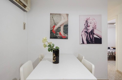 Leon XIII-Los Naranjos Apartment | Apartment 'Flat Near Macarena Basilica' with Wi-Fi and Air Conditioning