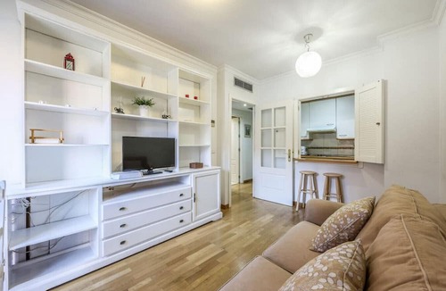 Rejas Apartment | Madrid Stay – Paddle, Gym, Pool, Parking
