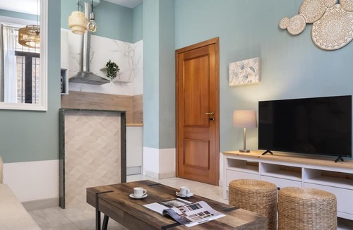 Santa Catalina Apartment | Sevillian Charm on Sol street - Comfort and Tradition 5 Min from Las Setas