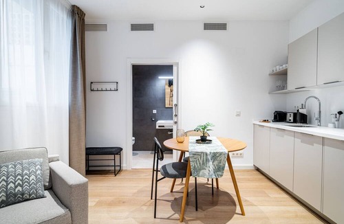 Cruz Roja-Capuchinos Apartment | Limehome Sevilla Ronda de Capuchinos