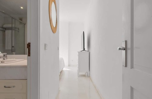 Puerto Banus Apartment | Apartment in Las Gaviotas for 6 people | 2-108