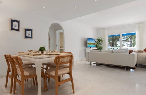 Puerto Banus Apartment | Apartment in Las Gaviotas for 6 people | 2-108