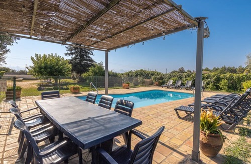 Vilobi d'Onyar House | Holiday Home 'Simon' with Mountain Views, Private Pool and Wi-Fi