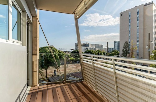 Sant Adria de Besos Apartment | Modern apartment near Forum Beach & Parking