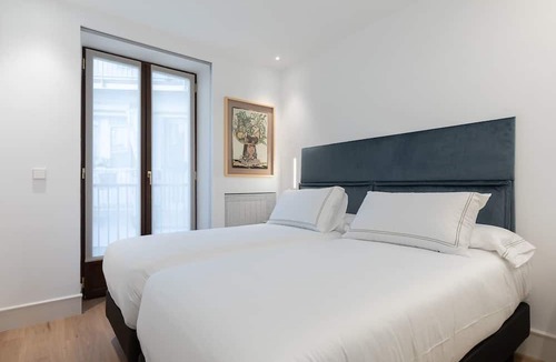 San Sebastian Centro Apartment | "The Whale" new, ac, design, spacious City Centre