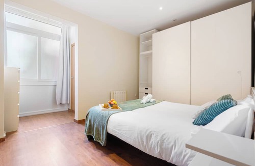 La Nova Esquerra de l'Eixample Apartment | Stylish 2-Bedroom Apartment in Eixample, Near Plaza Espanya