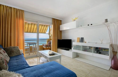 Los Cristianos Apartment | Vacation 'Ceyla' with Sea View, Private Terrace and Wi-Fi