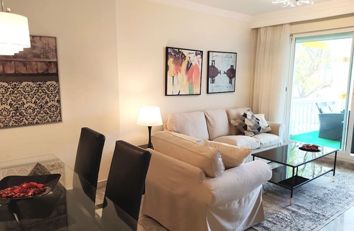 Marbella Apartment | Cozy apartment 10 minutes walk from Puerto Banus. Swimming pool. Parking