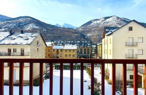 Esterri D'Aneu Apartment | Apartament familiar i amb llar de foc by RURAL D'ÀNEU