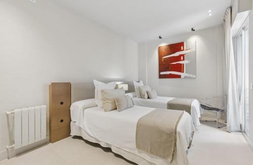 Recoletos Apartment | Luxury 2-Bed Apartment in Alcalá Madrid