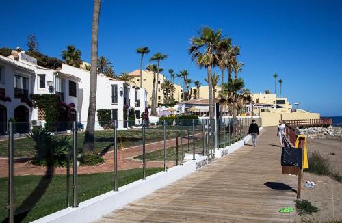 Sitio de Calahonda Apartment | Stunning Sea front Duplex