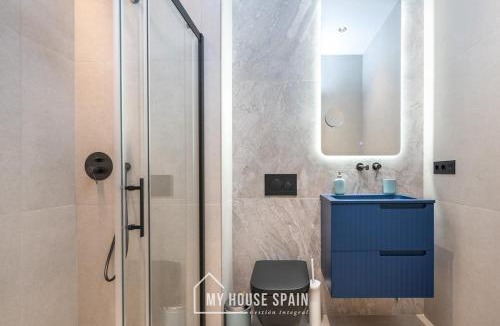 Gijon City Centre Apartment | MyHouseSpain - Luminoso Ático Duplex en Gijón