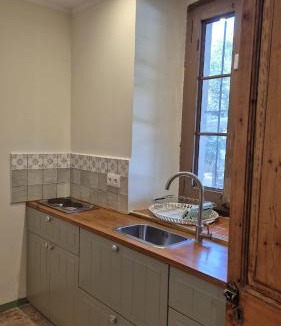 La Garriga Apartment | Casa Mina Garden Room in Heritage House in Thermal Village