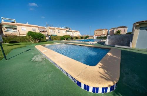 El Chaparral Villa | Modern Sunny Bungalow