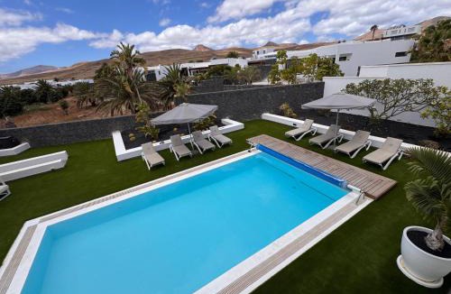 Puerto Calero Villa | Villa Dedalos - Spacious luxury Villa with heated pool in Puerto Calero
