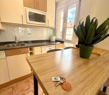 Burgos Apartment | AtuaireHome Puerta a la Catedral de Burgos