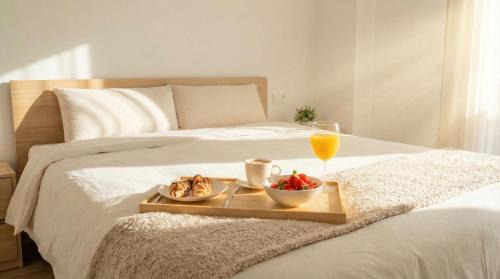 Doctor Barraquer-Grupo Renfe-Policlinico Apartment | Spacious 2-Bedroom Apartment - Walk to Isla Mágica - AC - Premium Bed