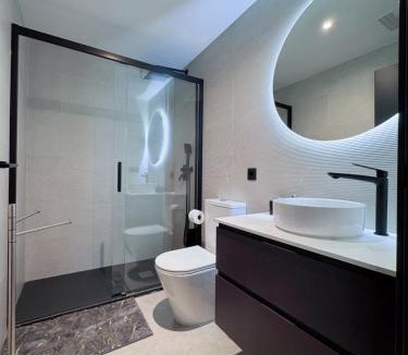 Ciudad Lineal Apartment | Secret Garden - Boutique Homestay Near the Metro