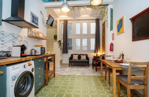 Sant Adria de Besos Apartment | Estudios a 10' caminando de la playa y a 20' de Barcelona Centro