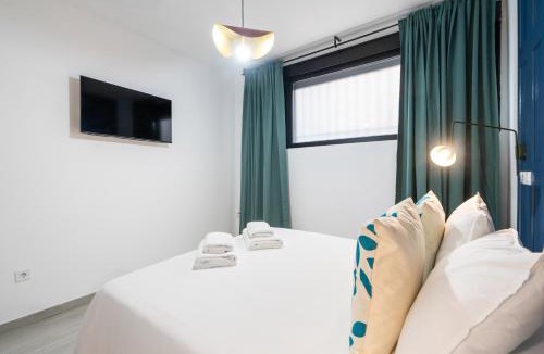 Pueblo Nuevo Apartment | Ciudad Lineal Modern Apartment - 3 Bdrms-2 bath