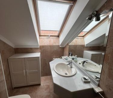 Llanes Villa | Gestiona2R- Casa grande para 12 en Llanes 6 dormitorios Jardín y espacio exterior