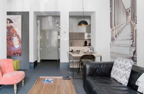 Museo Apartment | Alemaison High-End Historic center with 2 balconie