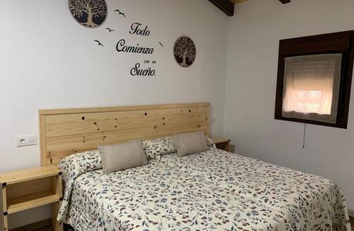 Casas del Monte House | CASA RURAL PUERTO - casa de piedra con piscina privada - Valle del Ambroz - Casas del Monte - IDEAL PARA DISFRUTAR EN FAMILIA O GRUPO DE AMIGOS