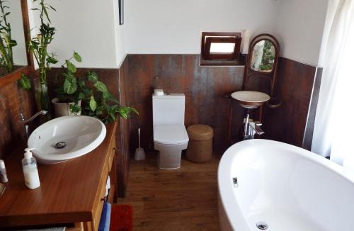 Cornella del Terri House | Can Japet