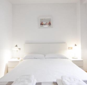 Doctor Barraquer-Grupo Renfe-Policlinico Apartment | RentalSevilla Doctor Barraquer