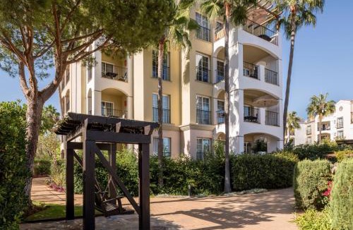 Atalaya-Isdabe Hotel | Marriott's Playa Andaluza