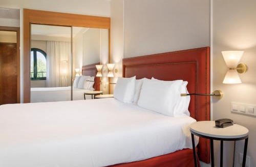 Leon XIII-Los Naranjos Hotel | Exe Sevilla Macarena
