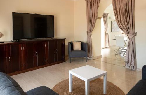 La Caleta House | Luxury Villa Wudas- Panoramic views, Heated Pool, BBQ & Golf