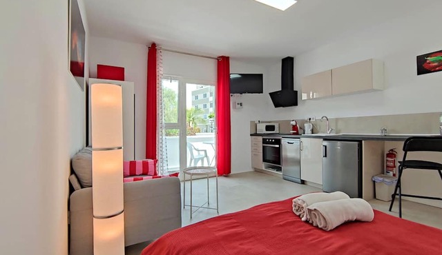 Fantastico 1 - Balcony, Free Parking, air Conditioning, Free Netflix, BBQ