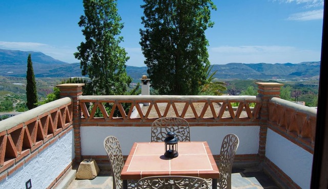 Cosy house with excellent views