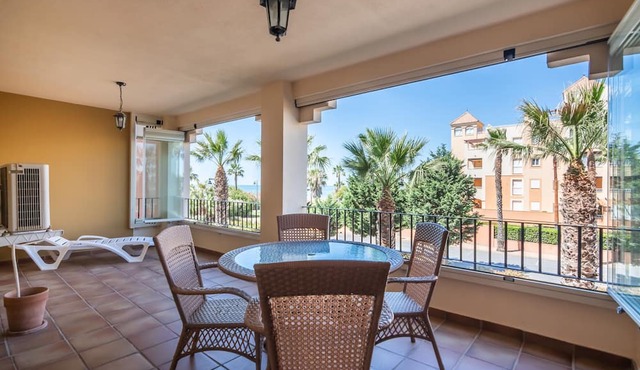 Apartment With Terrace and Pool Access
