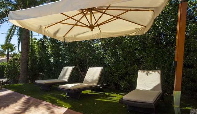 Delightful, Large, 5 bedroomed villa with attractive gardens and private pool.