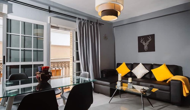Apartment 'Conde 10' with Balcony, Wi-Fi and Air Conditioning