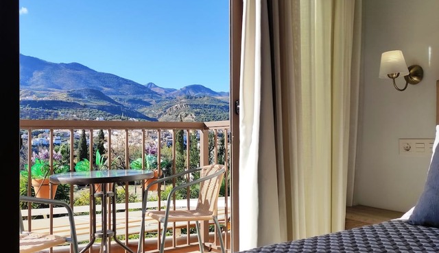Hostal y Apartamento Rural Los Naranjos