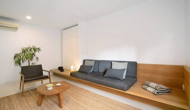 Holiday Apartment 'La Alameda' with Sea View, Wi-Fi, and Air Conditioning