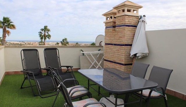 Great for golfers and families, 3 minutes from Villamartin Plaza