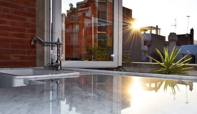 31MAI1043 - Sunny home terrace Sagrada Familia