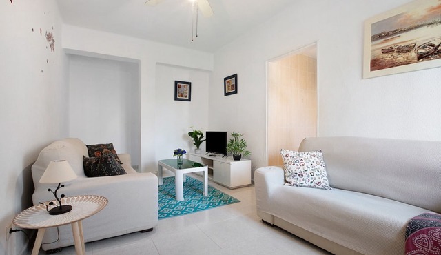 Apartment 'Prealsa Benalmádena' with Sea View, Shared Pool and Private Terrace