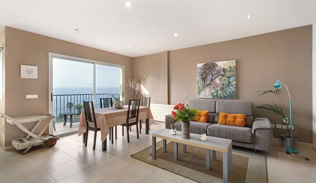 Vacation Home 'Casa Blanca' with Sea View, Private Pool and Wi-Fi