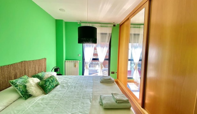 - Housingleon-center with option of two garage spaces