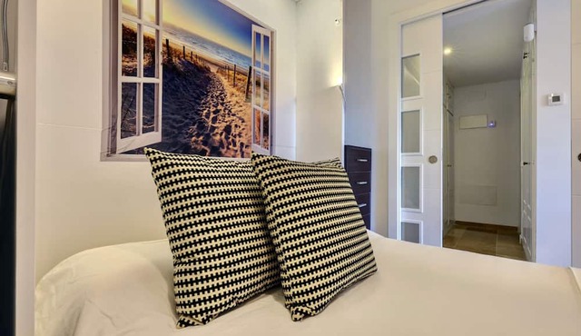 Apartment 'Marina de la Duquesa 805' Close to the Beach with Pool