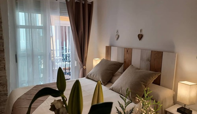 Fantastic central and romantic studio 5 min. from the beach-Wifi-Aire Acon.