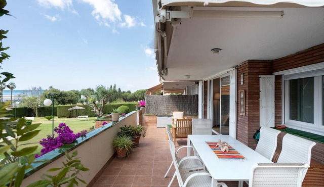 BAIX BALIS accommodation for families. Beach 5 minutes walking