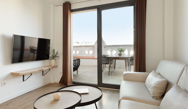 Comfortable penthouse in Plaza España
